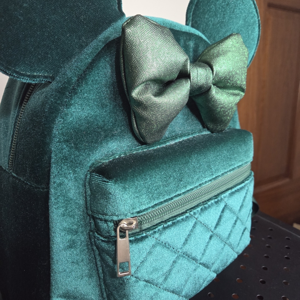 NWT Minnie Mouse Emerald Backpack, Bioworld, Green velvet - Picture 2 of 10